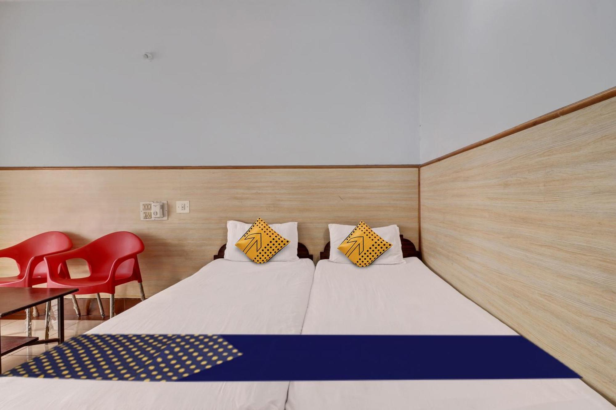 Spot On Ganga Yatri Nivas Hotel Gundlupet Eksteriør billede